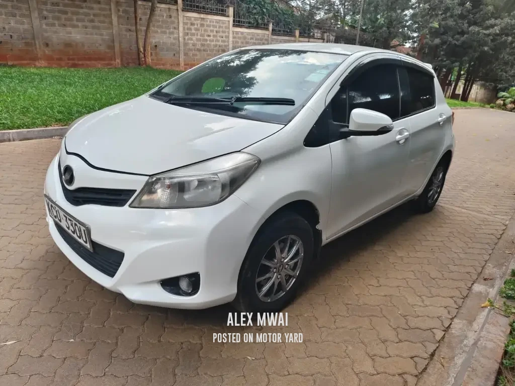 Toyota Vitz 2012 White