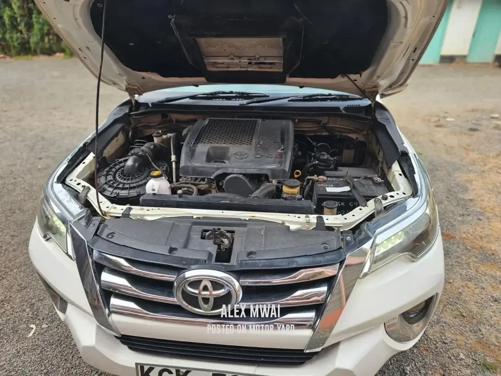 Toyota Fortuner 2018 White
