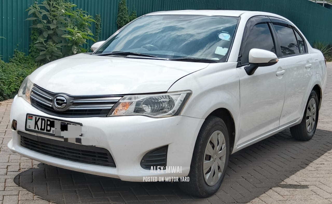 Toyota Axio 2017 Silver