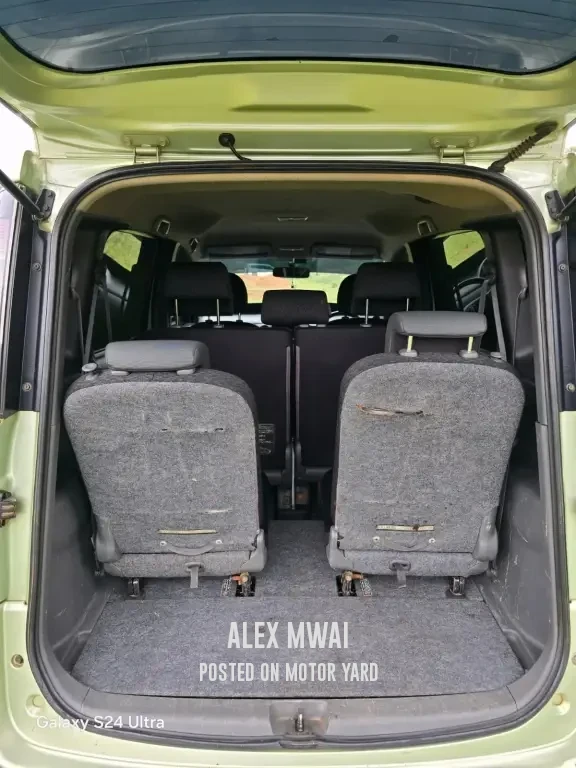 Toyota Sienta 2015 Green