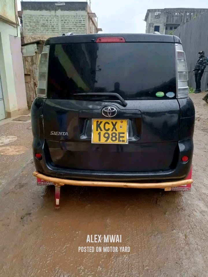 Toyota Sienta 2015 Black