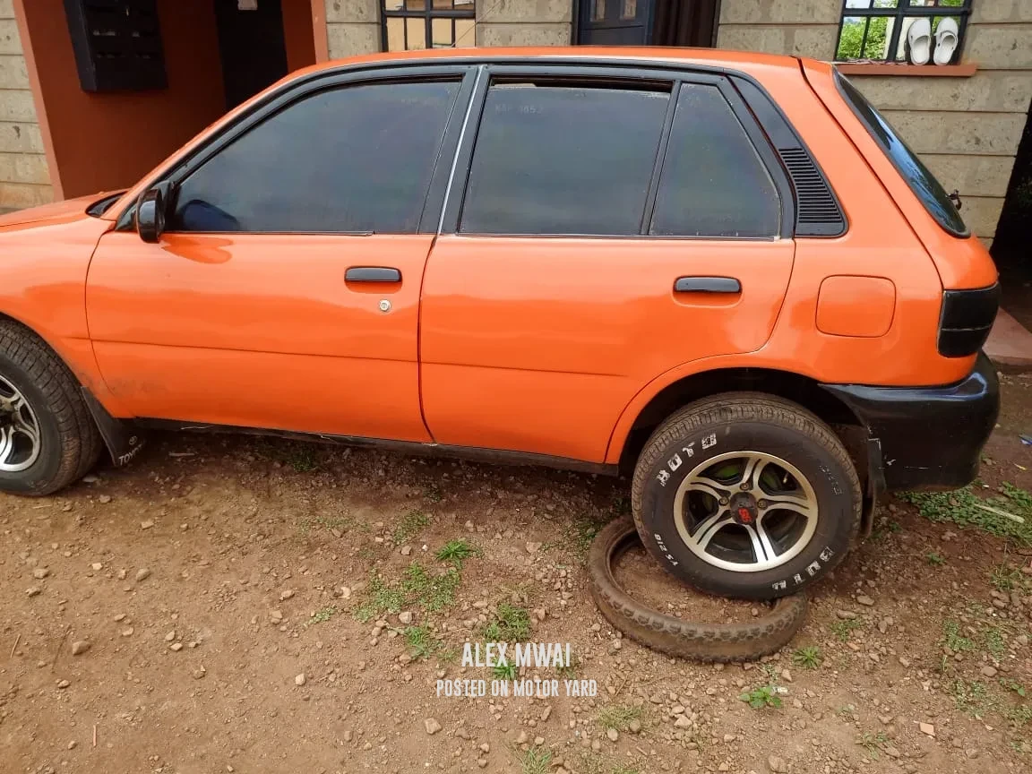 Toyota Starlet 2002 Orange