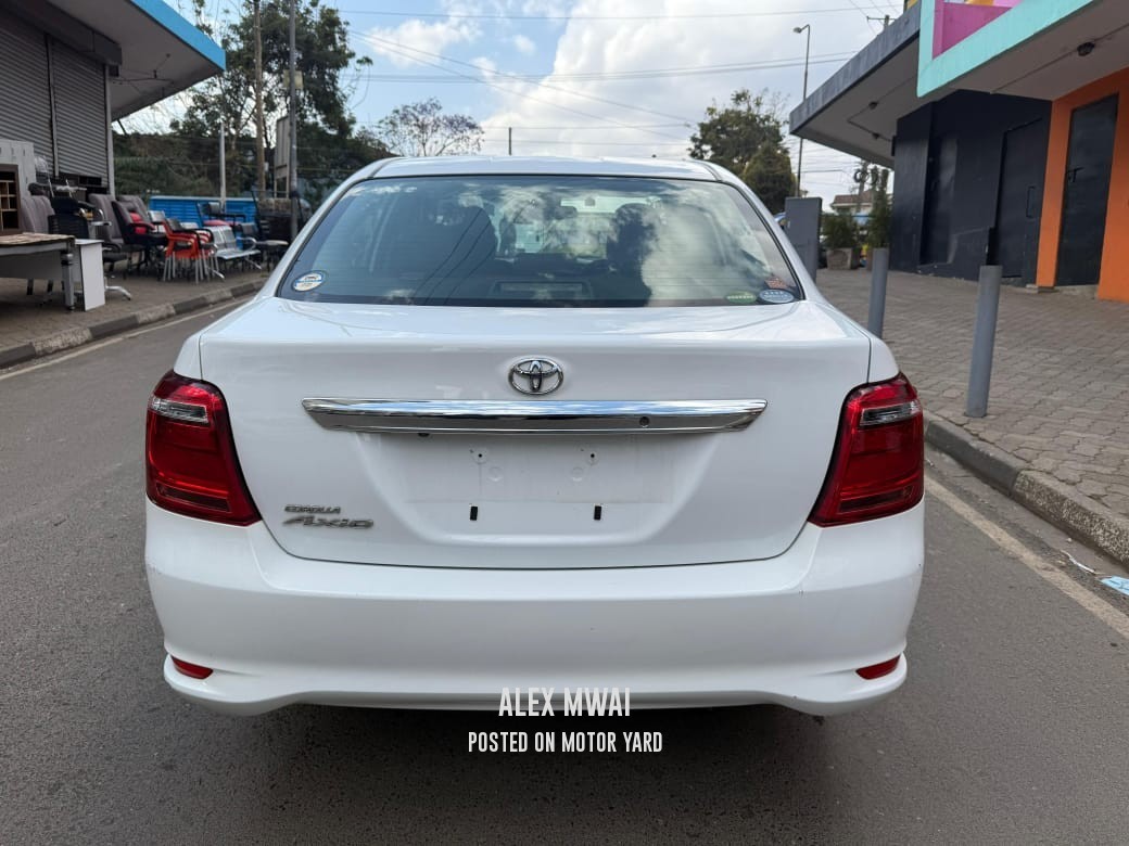 Toyota Axio 2018 White