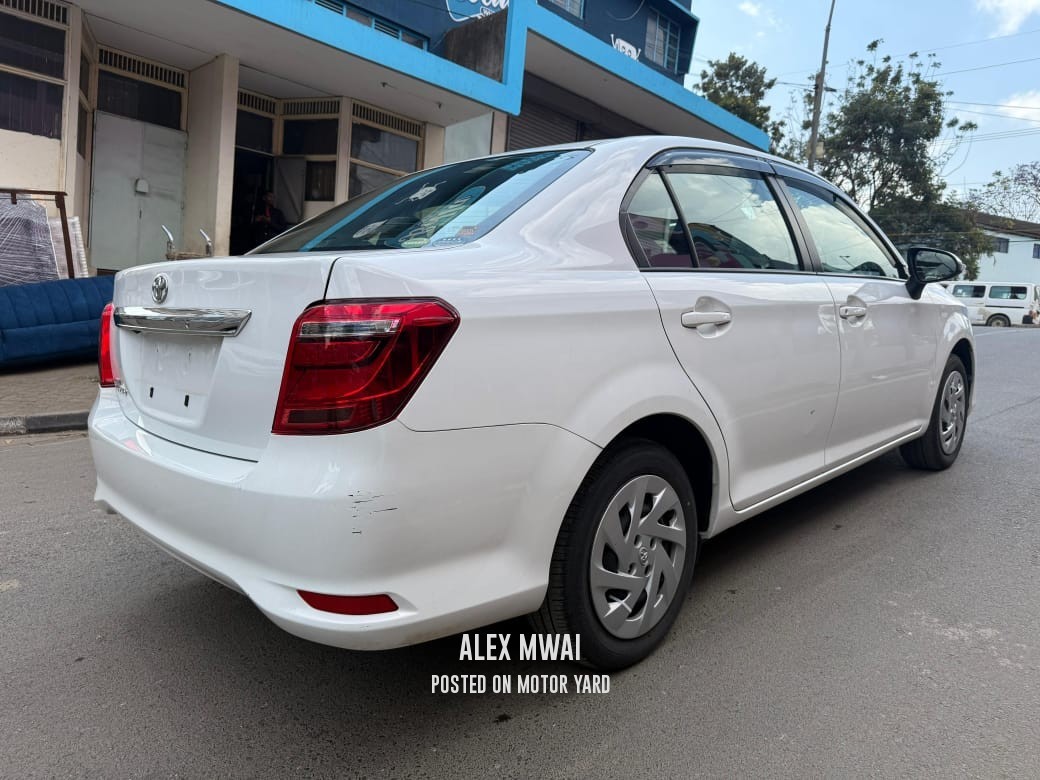 Toyota Axio 2018 White