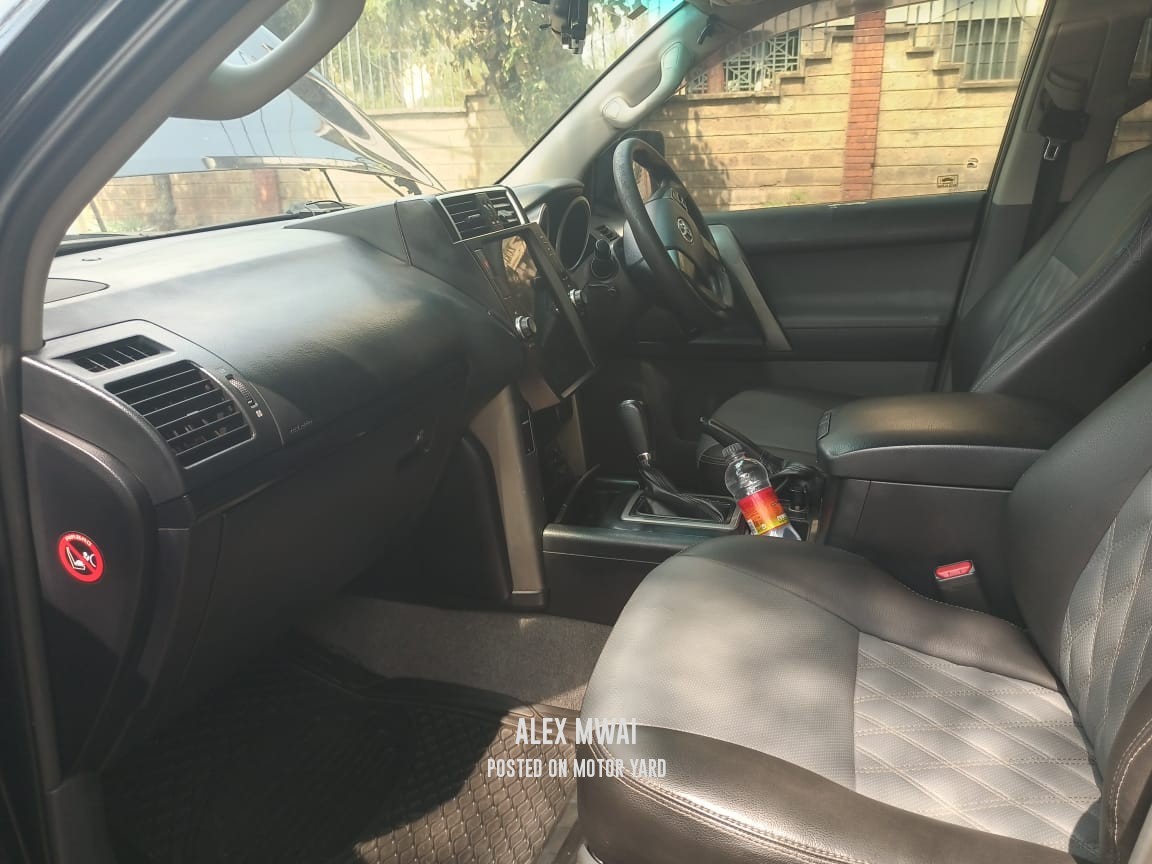Toyota Land Cruiser Prado J150 2010 Black