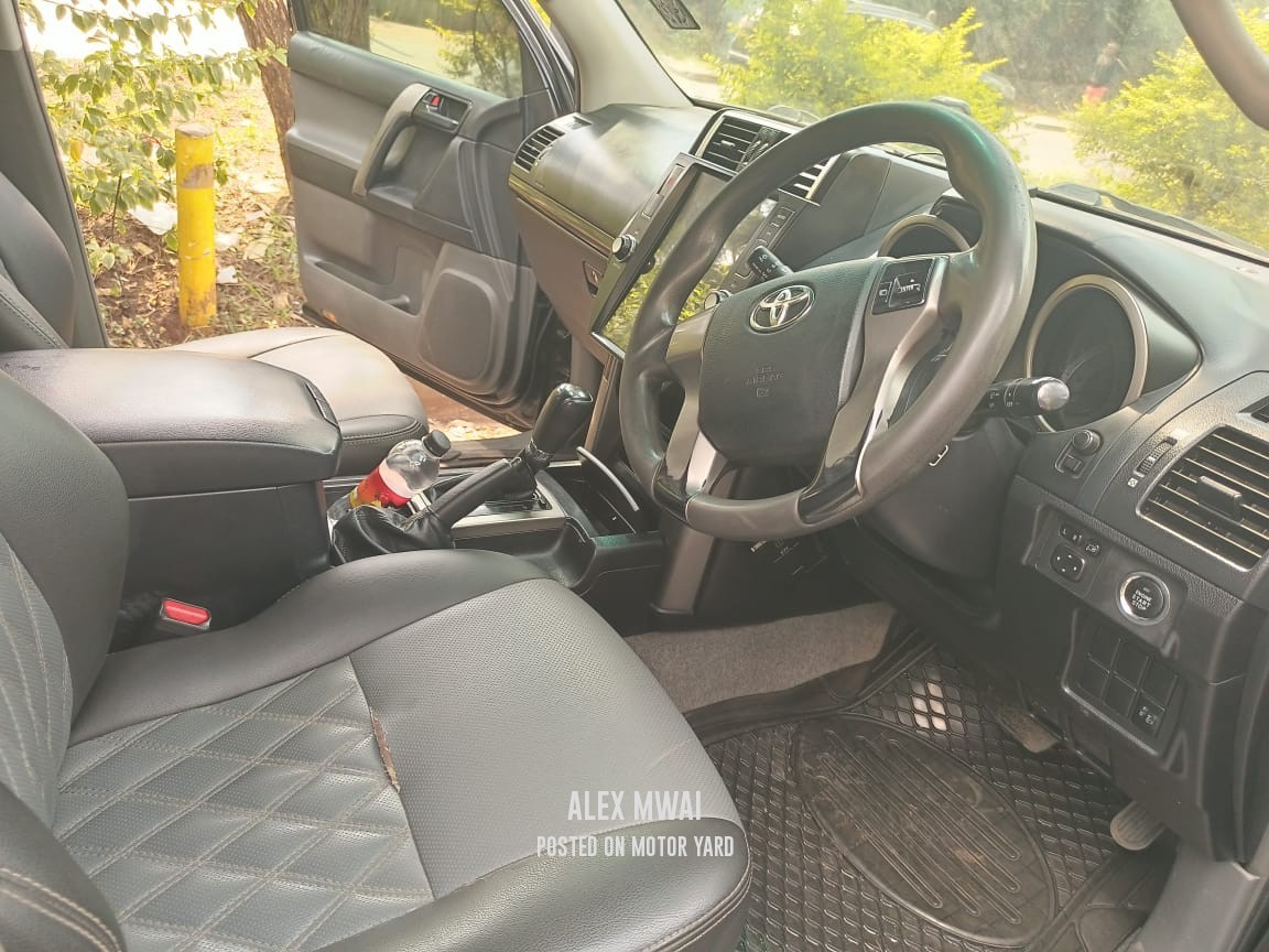 Toyota Land Cruiser Prado J150 2010 Black