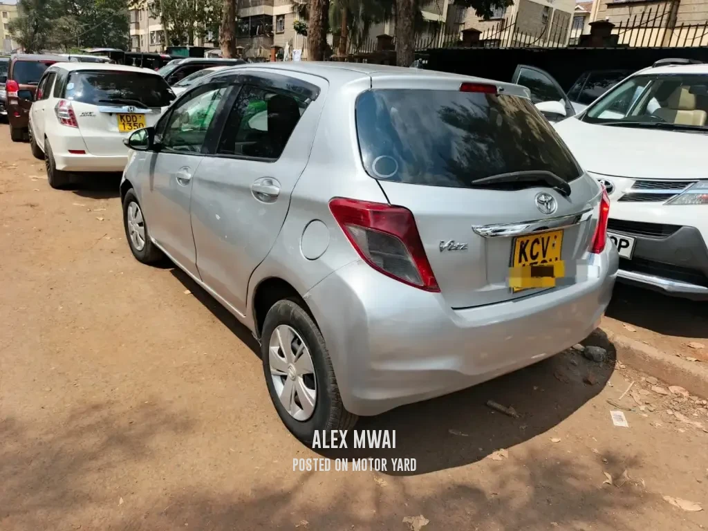 Toyota Vitz 2012 Silver
