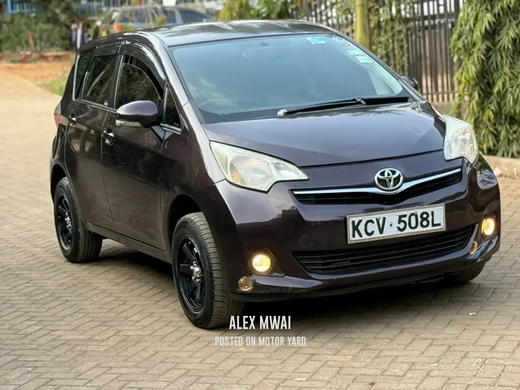 Toyota Ractis 2012 Purple