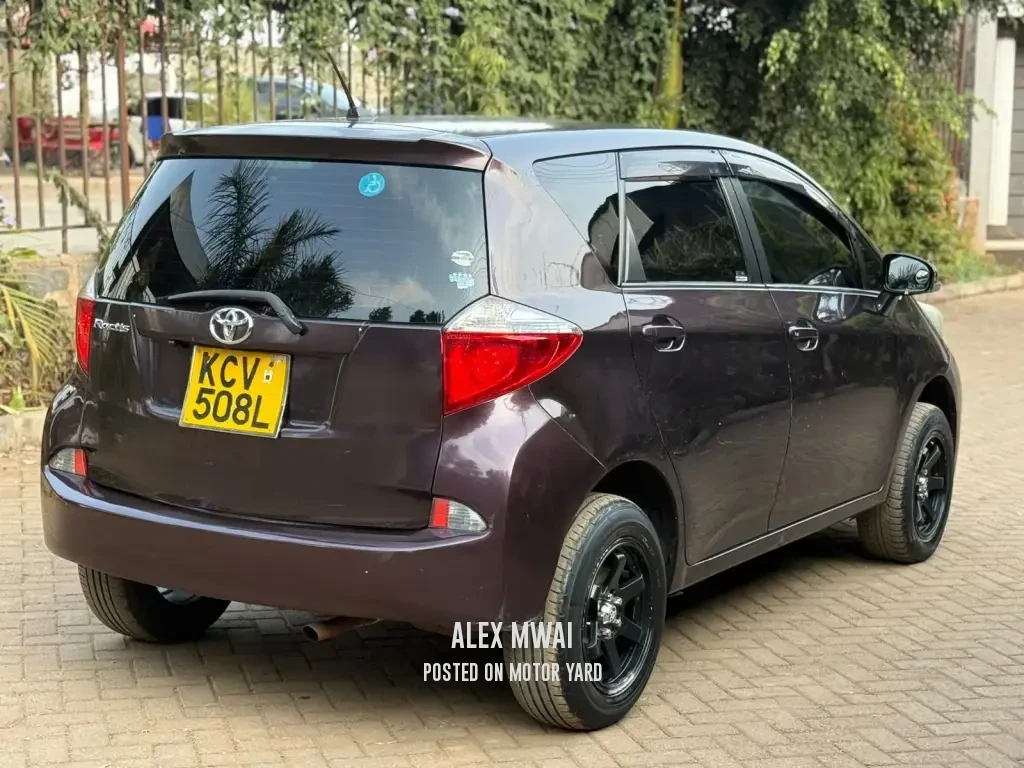 Toyota Ractis 2012 Purple