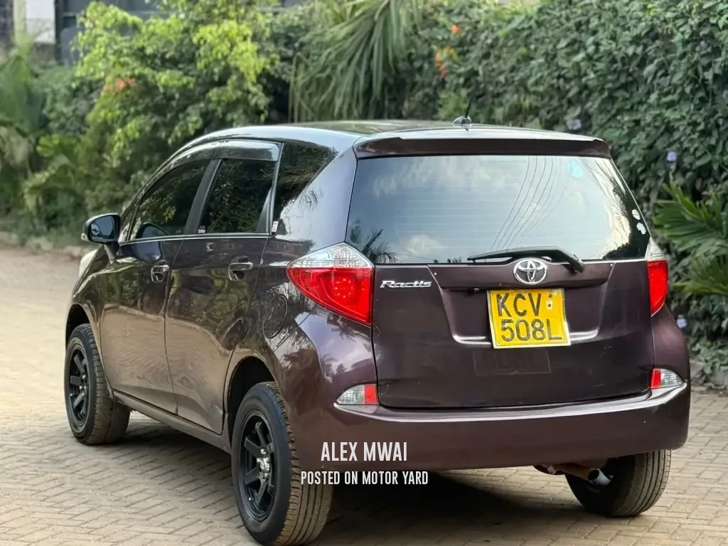 Toyota Ractis 2012 Purple