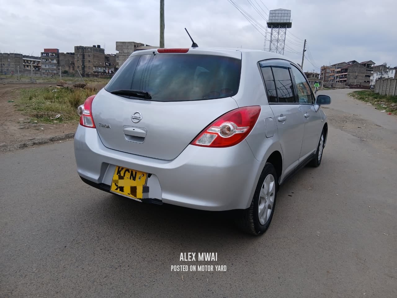 Nissan Tiida 2010 Silver