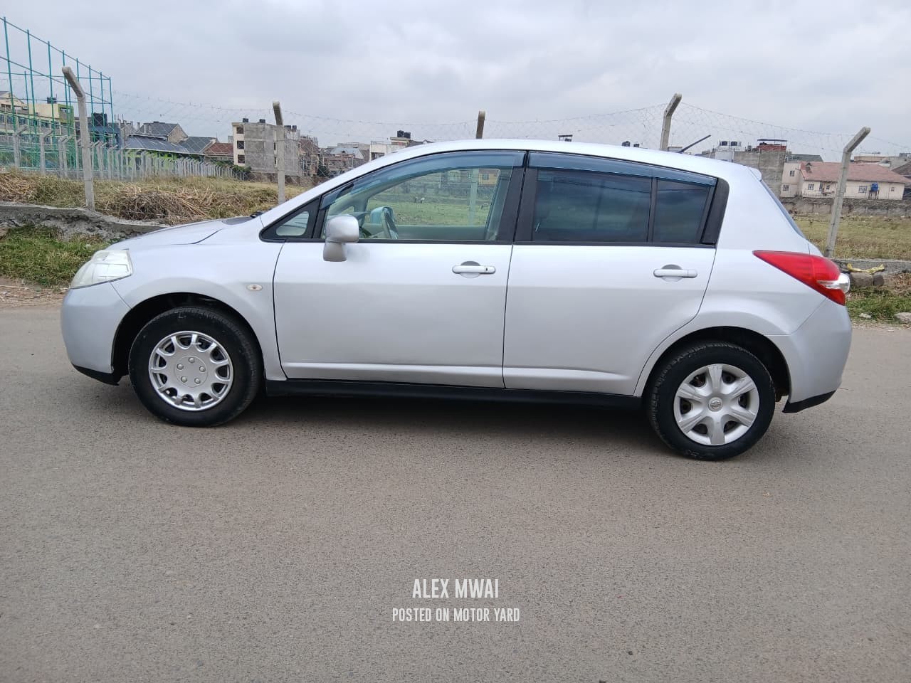 Nissan Tiida 2010 Silver