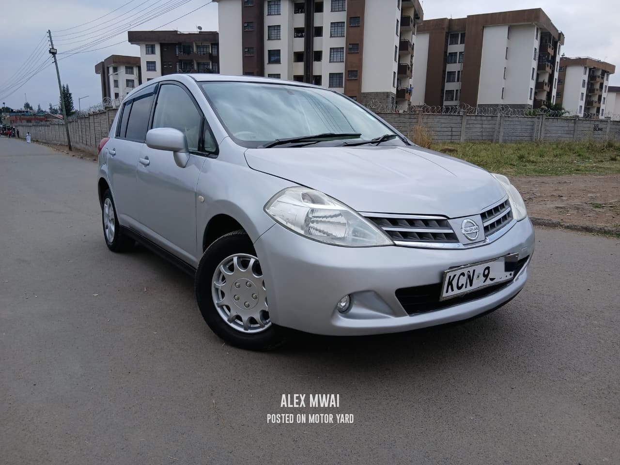 Nissan Tiida 2010 Silver