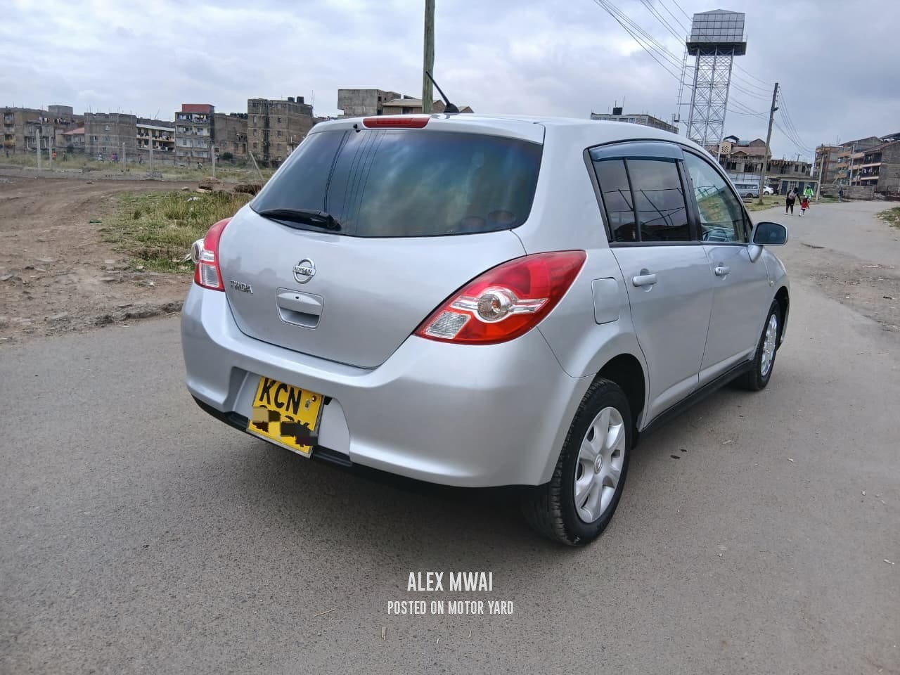 Nissan Tiida 2010 Silver