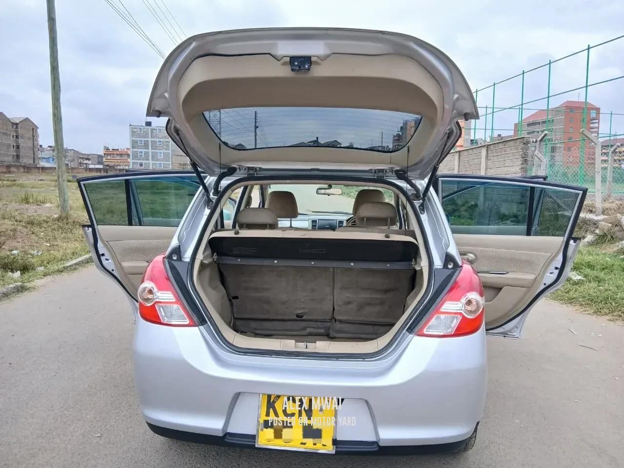 Nissan Tiida 2010 Silver