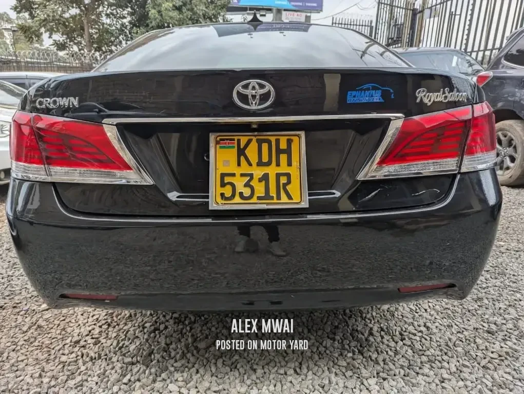 Toyota Crown 2014 Black