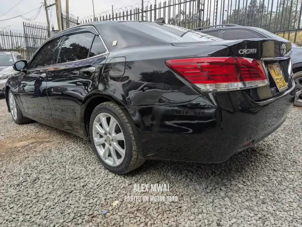 Toyota Crown 2014 Black