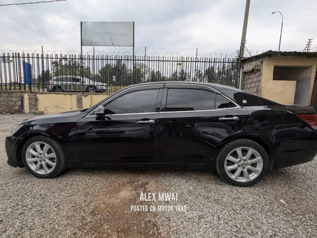 Toyota Crown 2014 Black