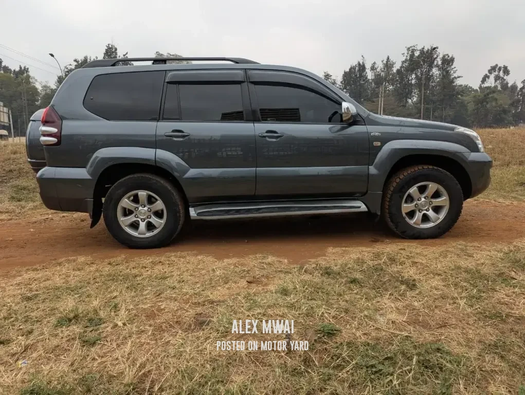 Toyota Land Cruiser Prado J120 2012 Black