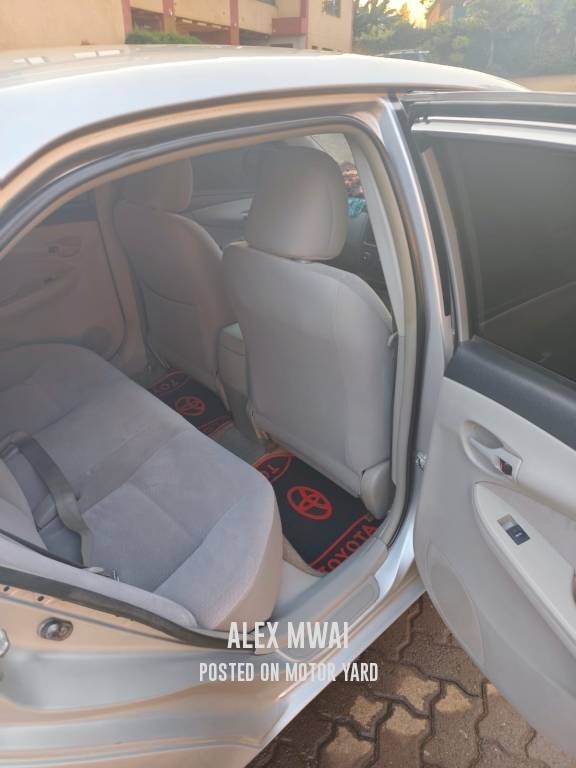 Toyota Axio 2011 Silver