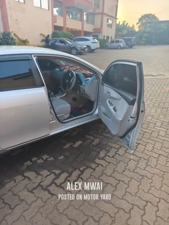 Toyota Axio 2011 Silver