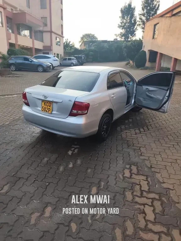 Toyota Axio 2011 Silver