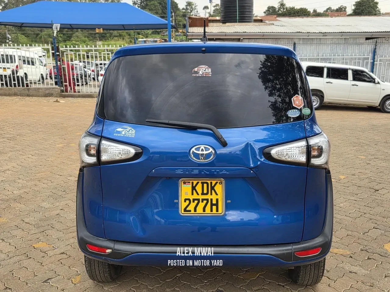 Toyota Sienta 2015 Blue