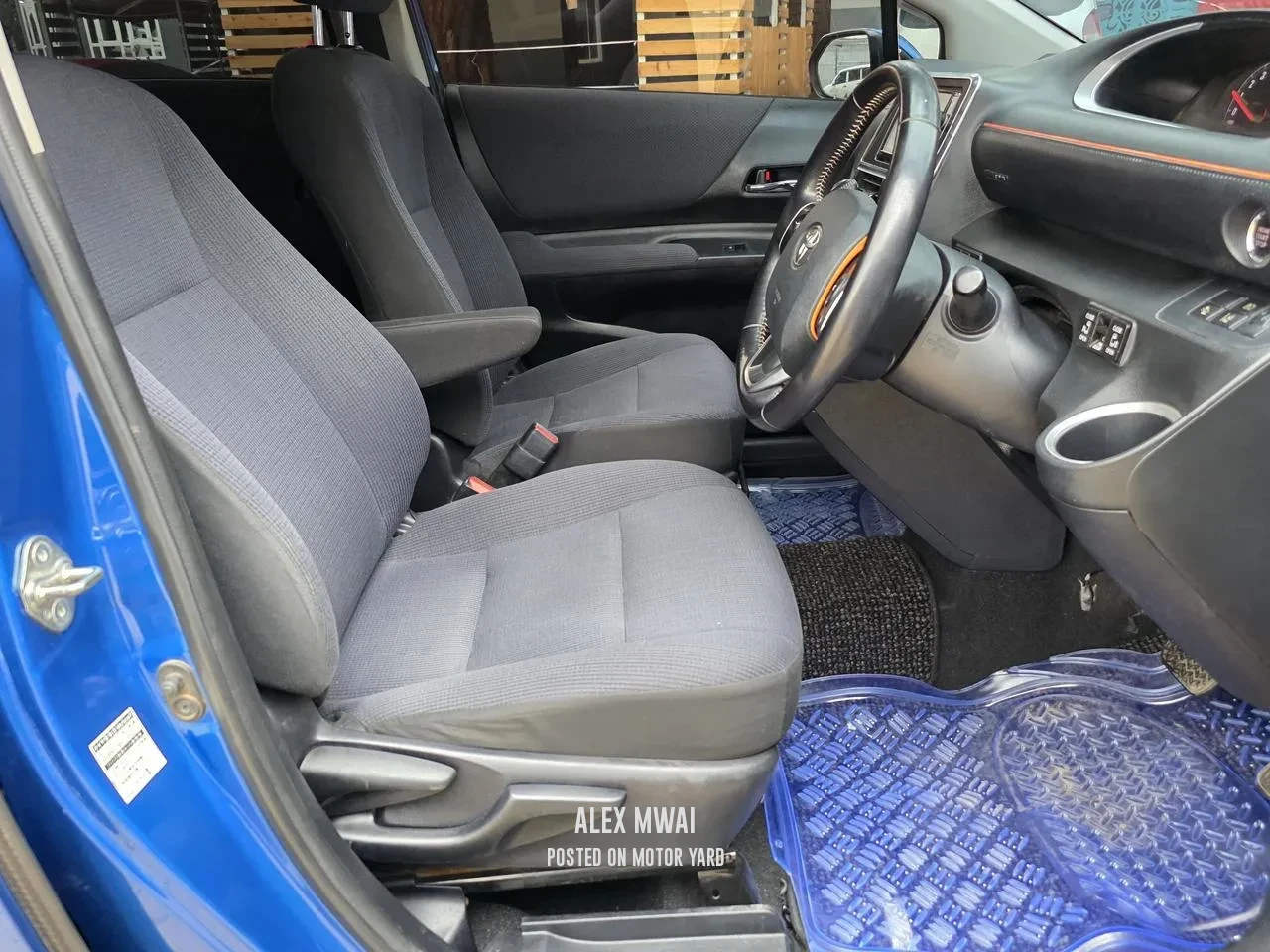 Toyota Sienta 2015 Blue