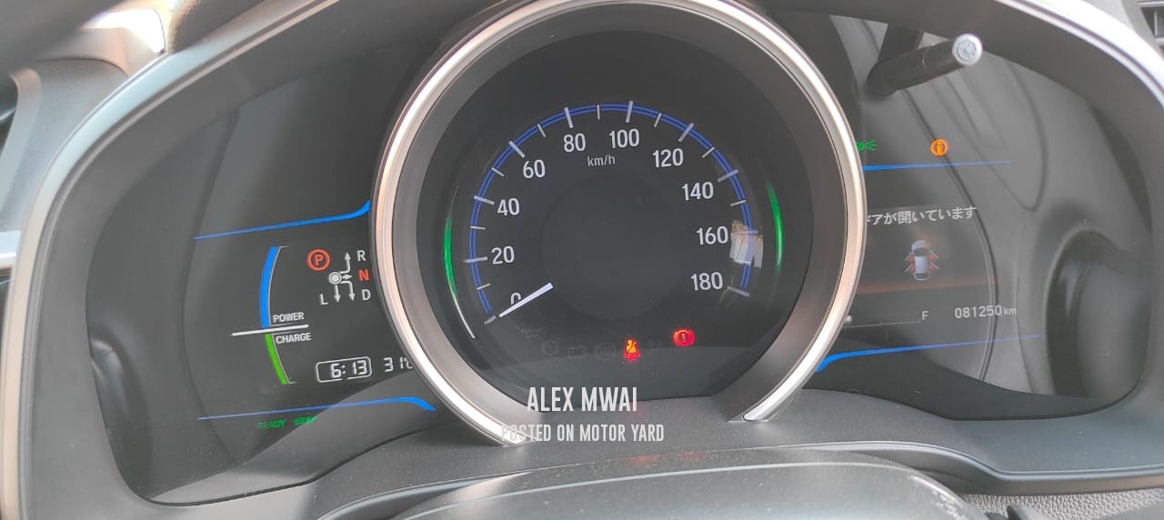 Honda Fit Hybrid 2017 Silver