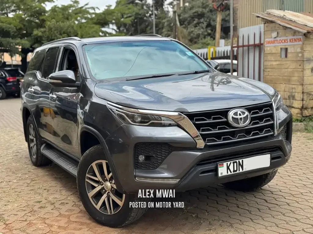 Toyota Fortuner 2016 Black