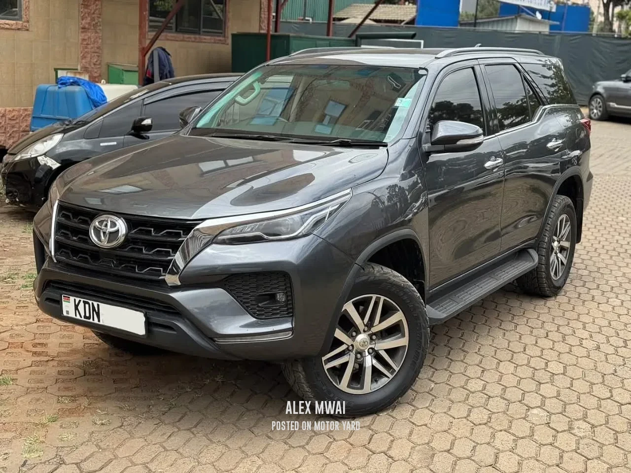 Toyota Fortuner 2016 Black