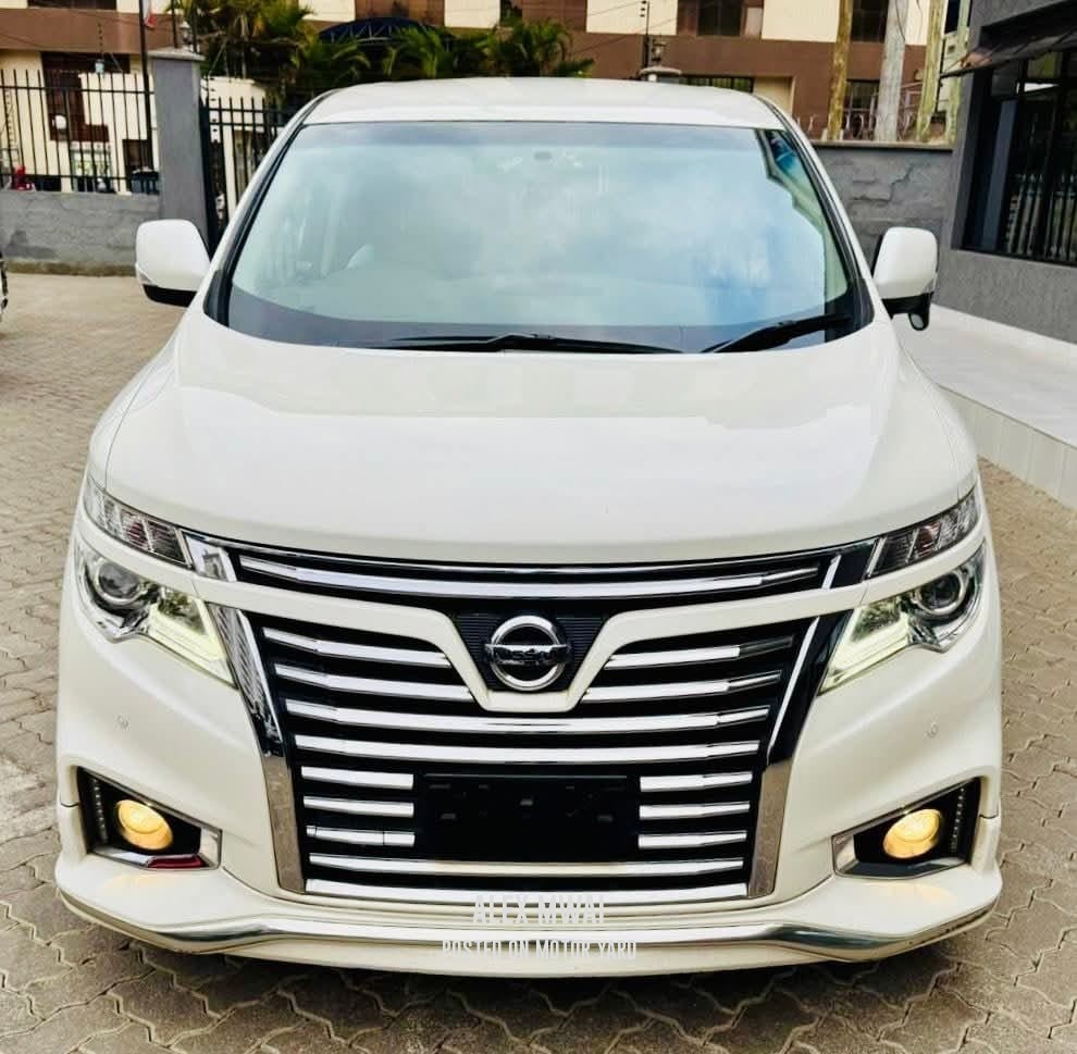 Nissan Elgrand 2018 White