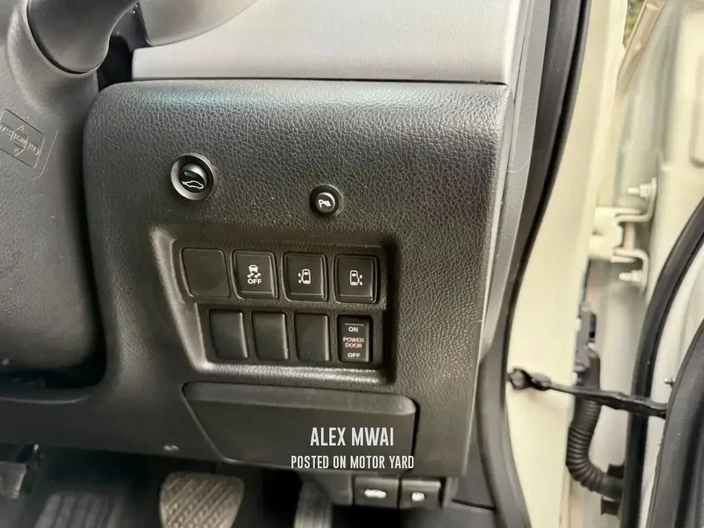 Nissan Elgrand 2018 White