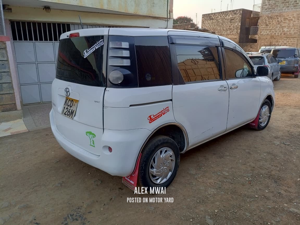Toyota Sienta 2014 White