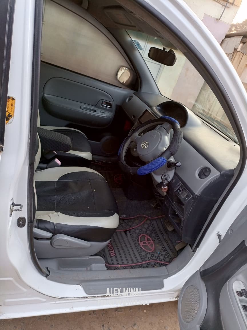 Toyota Sienta 2014 White