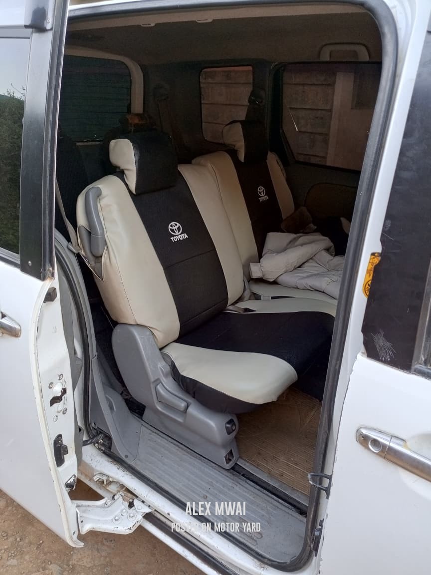 Toyota Sienta 2014 White