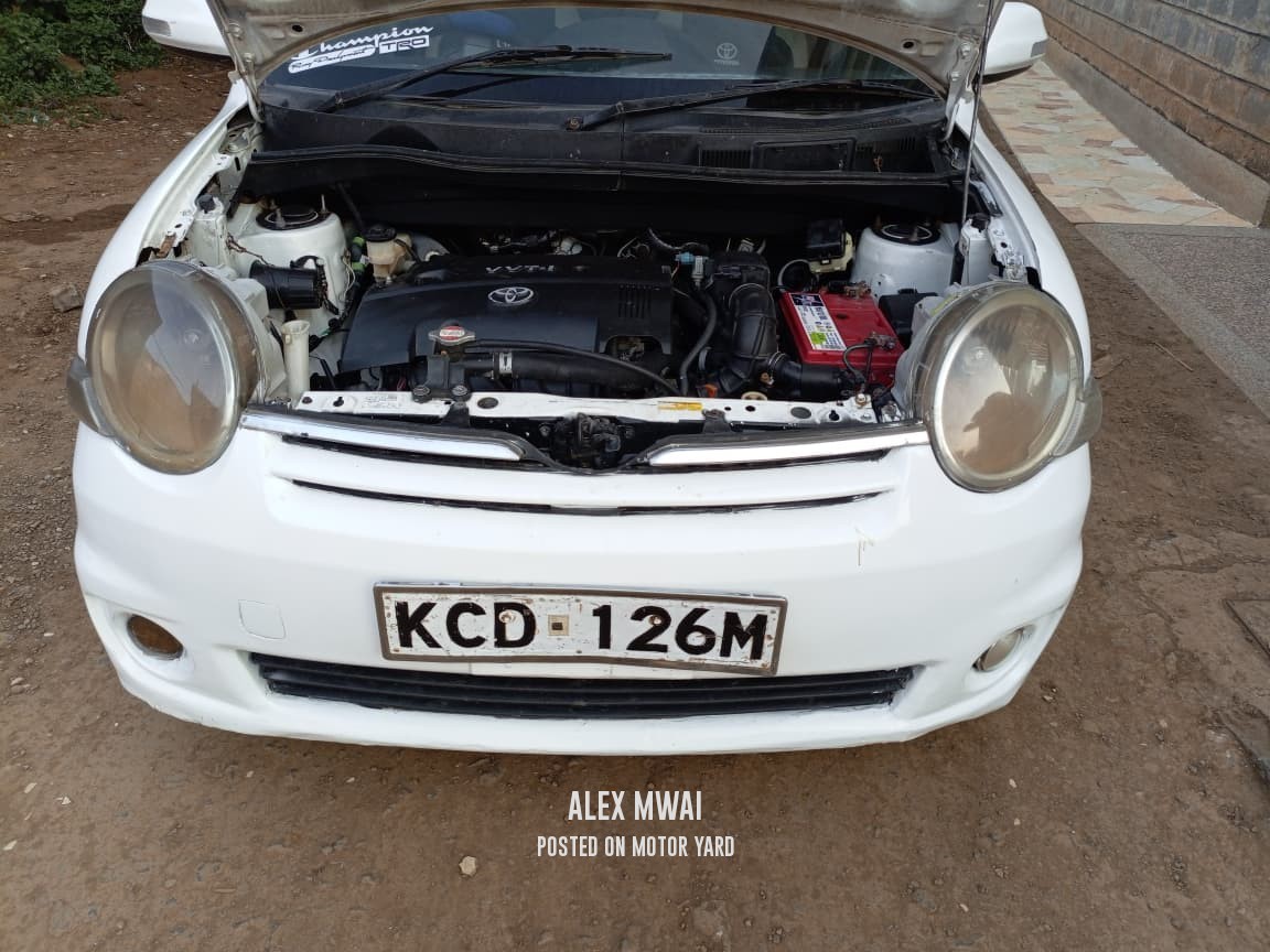 Toyota Sienta 2014 White