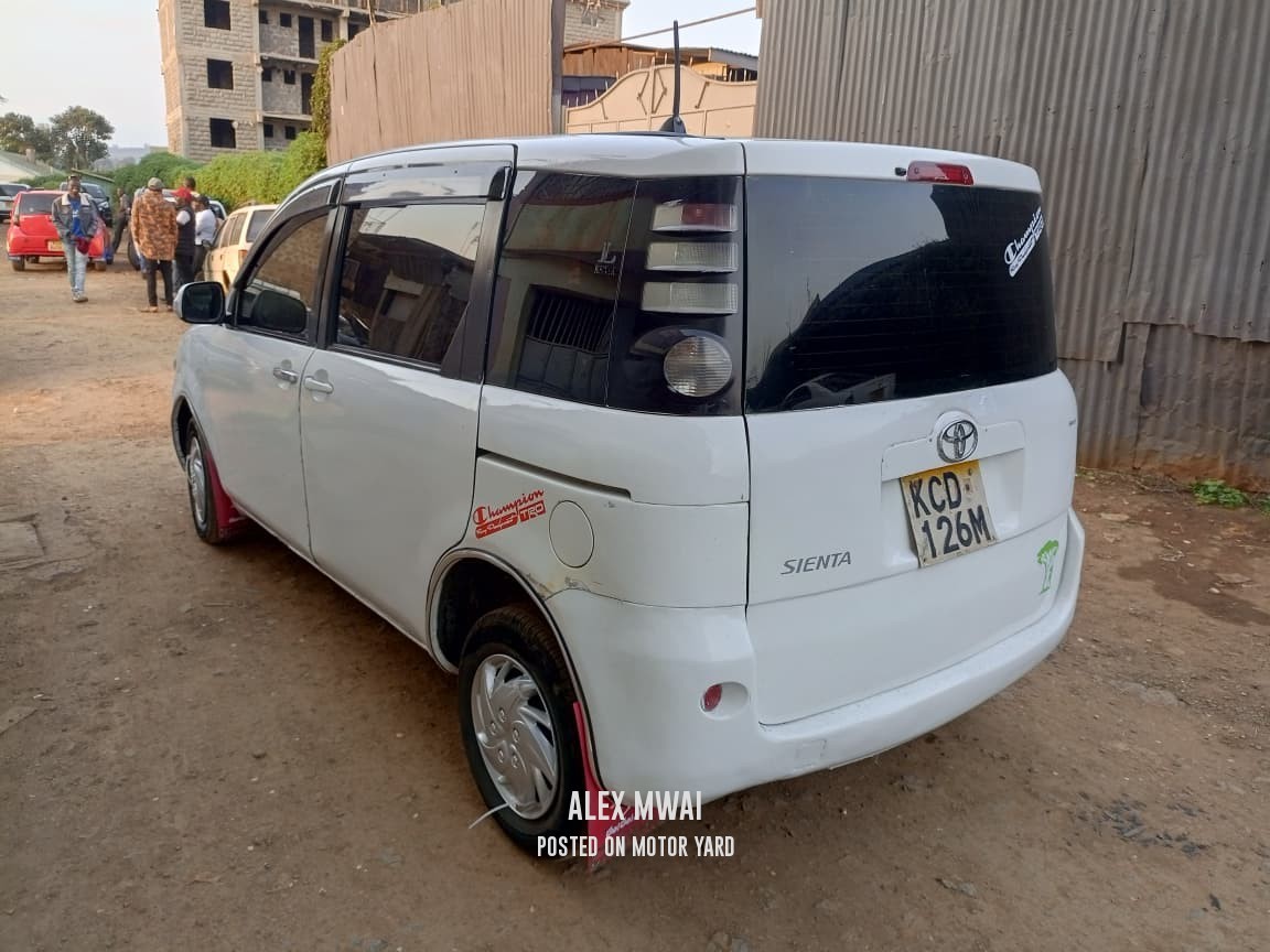 Toyota Sienta 2014 White