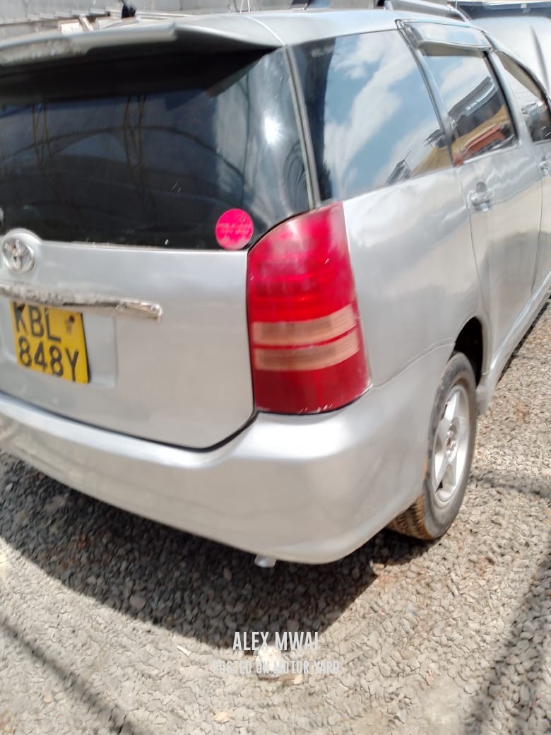 Toyota Wish 2005 Grey