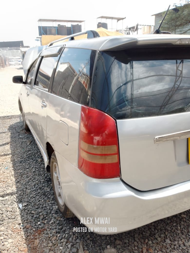Toyota Wish 2005 Grey