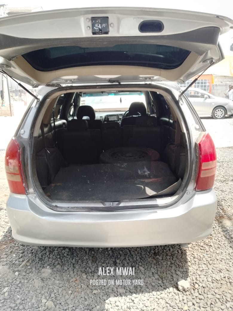 Toyota Wish 2005 Grey