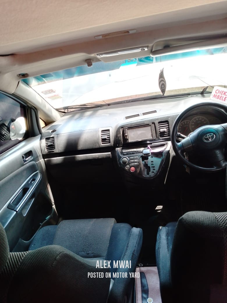 Toyota Wish 2005 Grey