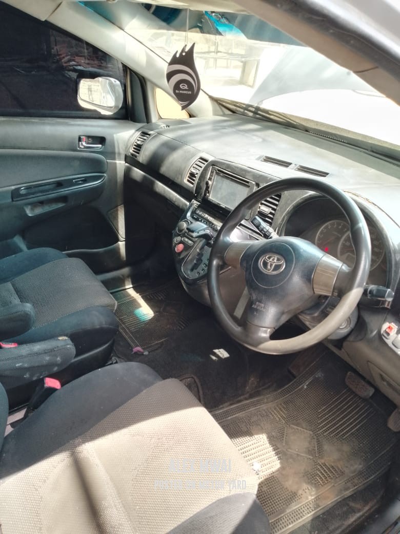 Toyota Wish 2005 Grey