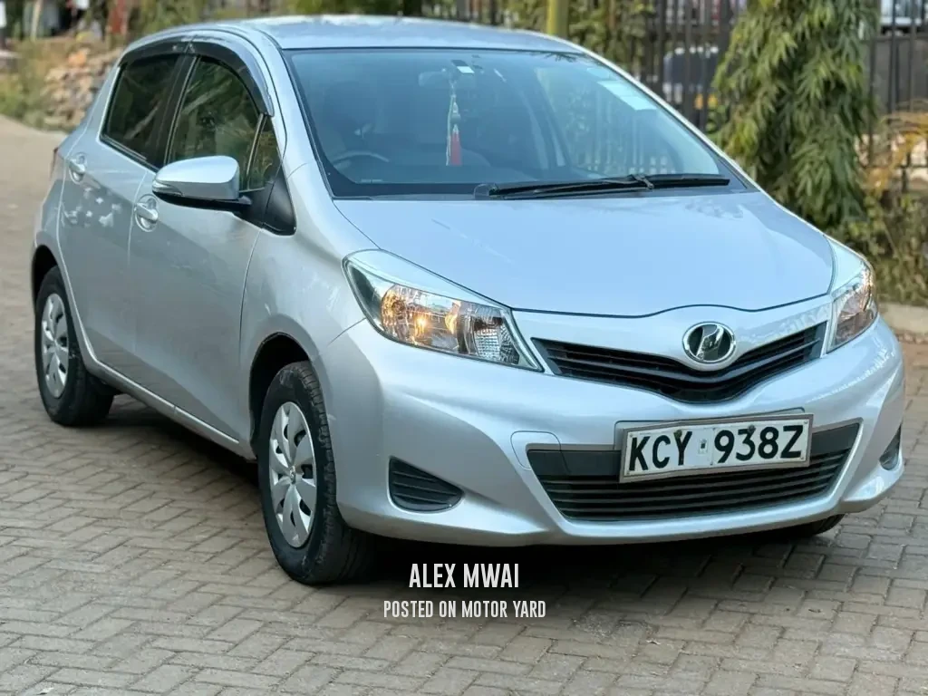 Toyota Vitz 2012 Silver