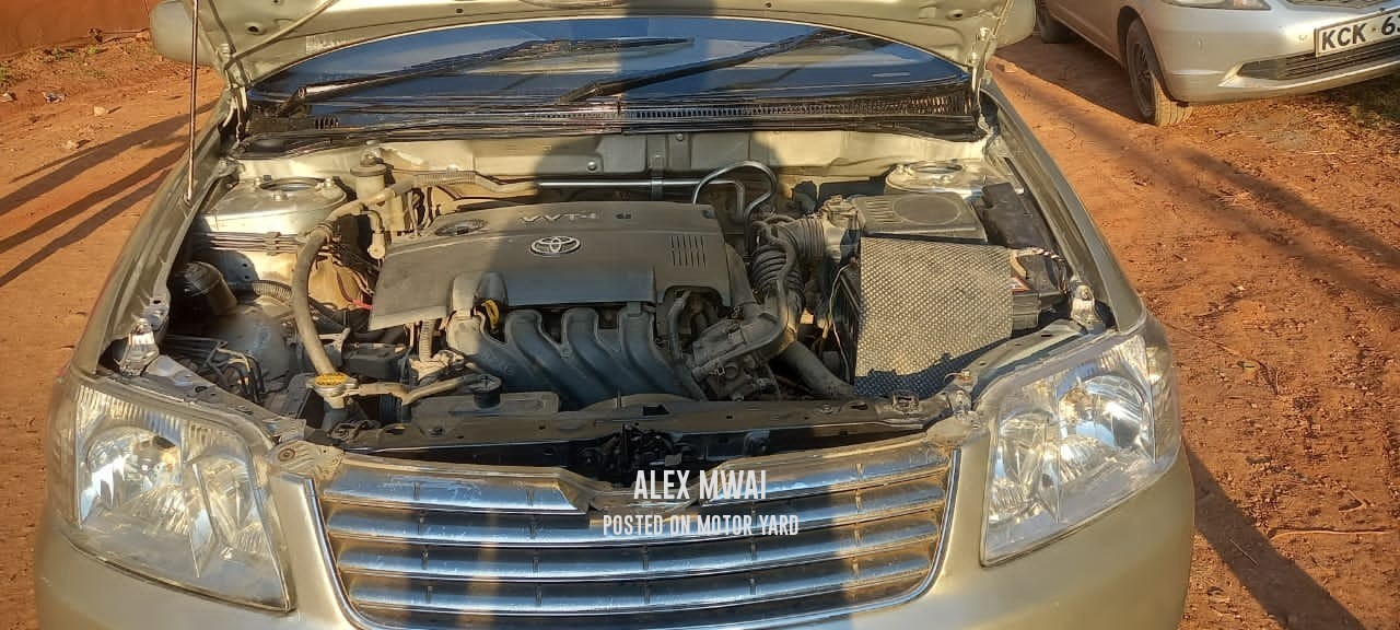 Toyota NZE 2013 Silver