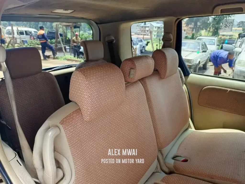 Toyota Sienta 2016 Silver