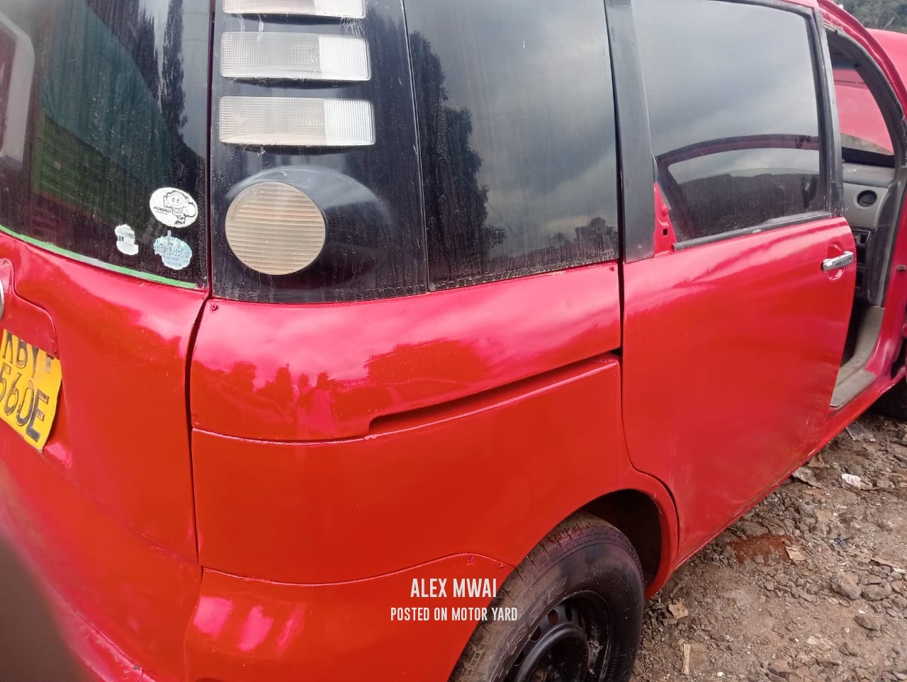 Toyota Sienta 2012 Red