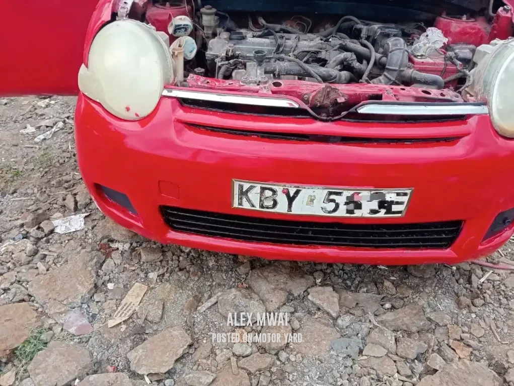 Toyota Sienta 2012 Red