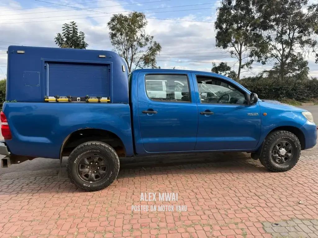 Toyota Hilux Vigo D/Cab 2013 Blue