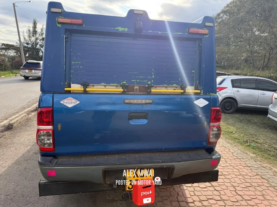 Toyota Hilux Vigo D/Cab 2013 Blue